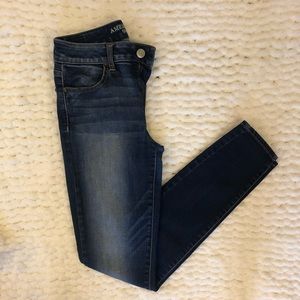 American Eagle Outfitters High-Waist Jegging